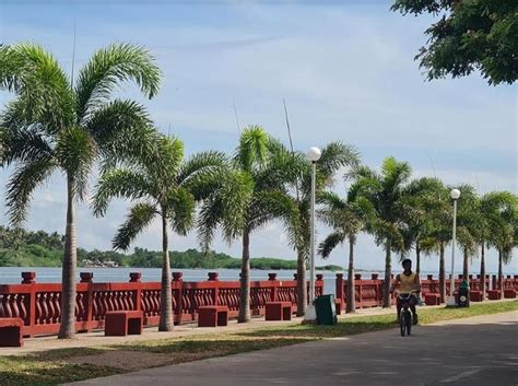 Promenading at Bantayan Park .